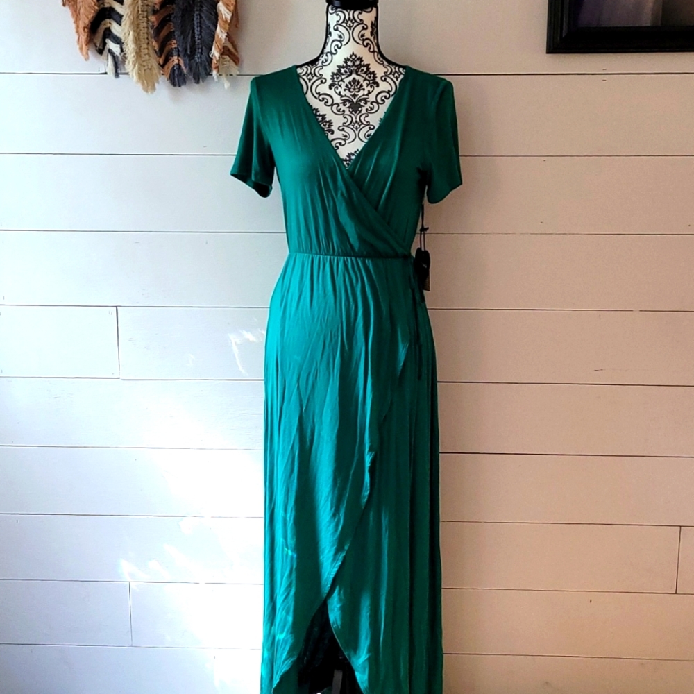 Beautiful Green maxi wrap dress sz Lg